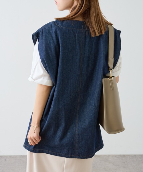 COLONY 2139(コロニートゥーワンスリーナイン)の「ライトオンスデニムVネックベスト(ベスト・レディース・オフホワイト/ブルー・FREE)」の15枚目の写真