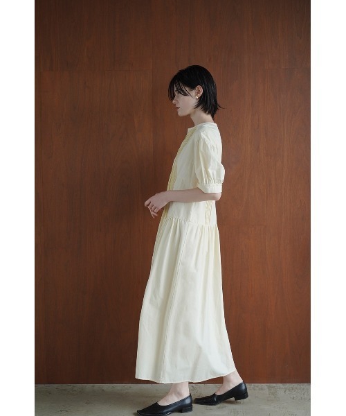 CLANE(クラネ)の「PIN TUCK VOLUME ONE PIECE(ワンピース・レディース・ブラック/アイボリー・1/2)」の14枚目の写真