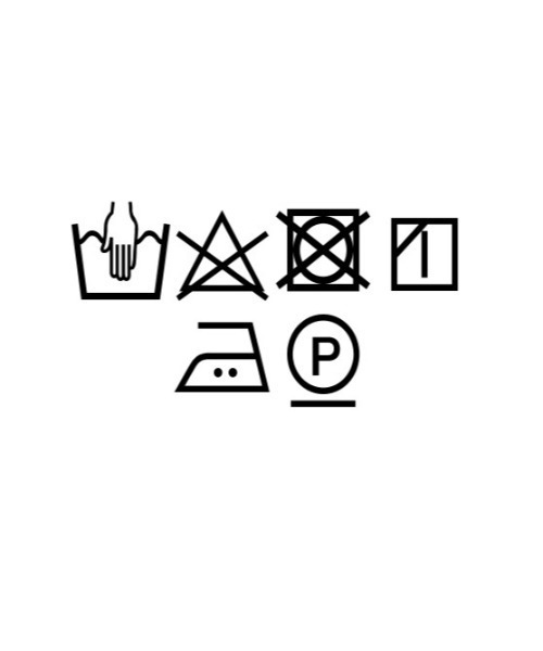 CLANE(クラネ)の「PIN TUCK VOLUME ONE PIECE(ワンピース・レディース・ブラック/アイボリー・1/2)」の4枚目の写真