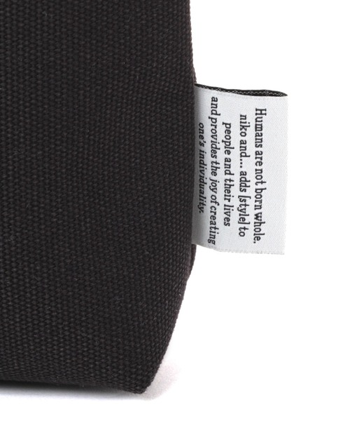 niko and...（ニコアンド）の「オリジナルニコロゴ刺繍ミニサコッシュバッグ（ショルダーバッグ・レディース・ホワイト/ブラック・0）」の18枚目の写真