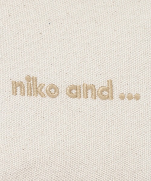 niko and...（ニコアンド）の「オリジナルニコロゴ刺繍ミニサコッシュバッグ（ショルダーバッグ・レディース・ホワイト/ブラック・0）」の5枚目の写真