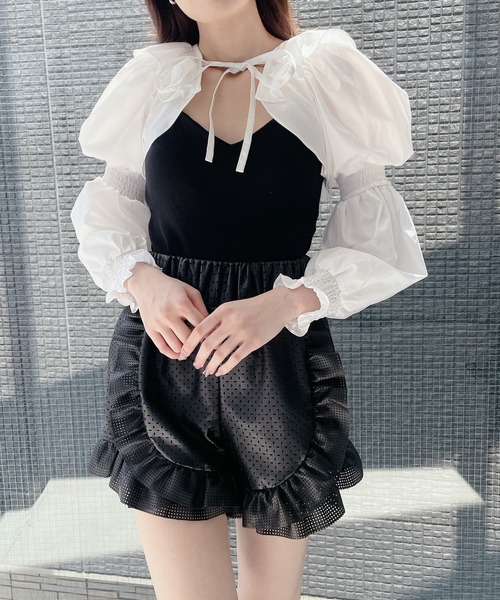 lilLilly（リルリリー）の「2wayショートパフブラウス（シャツ/ブラウス・レディース・ホワイト/ブラック/ブルー/イエロー・FREE）」の2枚目の写真