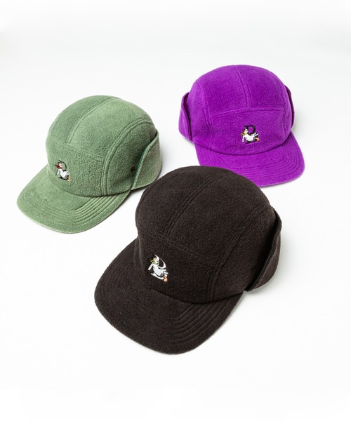 AlexanderLeeChang（アレキサンダーリーチャン）の「BACANCES ALL INCLUSIVE×AlexanderLeeChang/バカンス・オールインクルーシブ×アレキサンダーリーチャン BLC FLEECE CAP B-CAT（キャップ・メンズ・ブラック/パープル/オリーブ・FREE）」の4枚目の写真