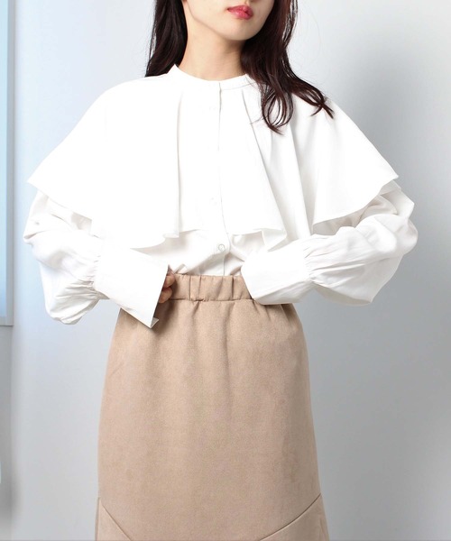 toucher du brise（トゥシェドブリーズ）の「ケープ風 ヨーク バンドカラーシャツ（シャツ/ブラウス・レディース・ブラック/オフホワイト/グリーン/キャメル・M/L）」の19枚目の写真