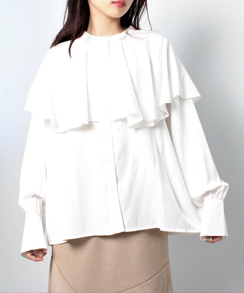 toucher du brise（トゥシェドブリーズ）の「ケープ風 ヨーク バンドカラーシャツ（シャツ/ブラウス・レディース・ブラック/オフホワイト/グリーン/キャメル・M/L）」の17枚目の写真