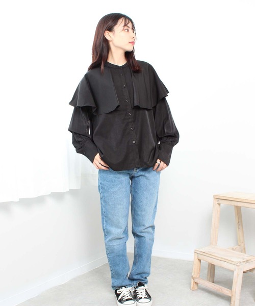 toucher du brise（トゥシェドブリーズ）の「ケープ風 ヨーク バンドカラーシャツ（シャツ/ブラウス・レディース・ブラック/オフホワイト/グリーン/キャメル・M/L）」の13枚目の写真