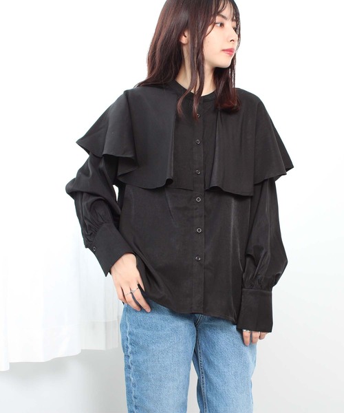 toucher du brise（トゥシェドブリーズ）の「ケープ風 ヨーク バンドカラーシャツ（シャツ/ブラウス・レディース・ブラック/オフホワイト/グリーン/キャメル・M/L）」の9枚目の写真