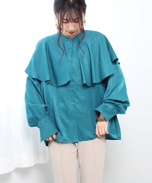 toucher du brise（トゥシェドブリーズ）の「ケープ風 ヨーク バンドカラーシャツ（シャツ/ブラウス・レディース・ブラック/オフホワイト/グリーン/キャメル・M/L）」の18枚目の写真