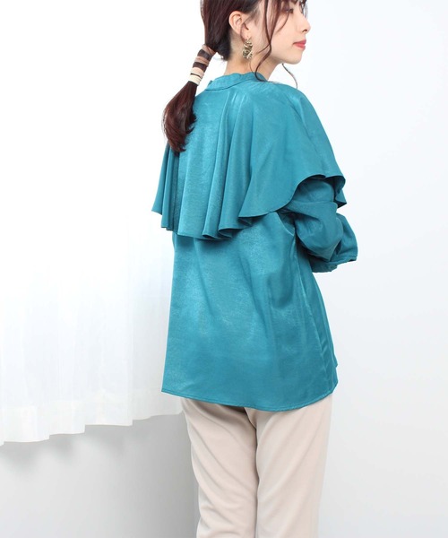 toucher du brise（トゥシェドブリーズ）の「ケープ風 ヨーク バンドカラーシャツ（シャツ/ブラウス・レディース・ブラック/オフホワイト/グリーン/キャメル・M/L）」の14枚目の写真