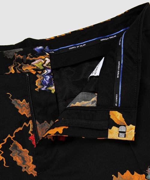 MARCELO BURLON（マルセロ・バーロン）の「ALL OVER FLOWERS STRAIGHT LEG（その他パンツ・メンズ・ブラック系その他・48/46）」の3枚目の写真