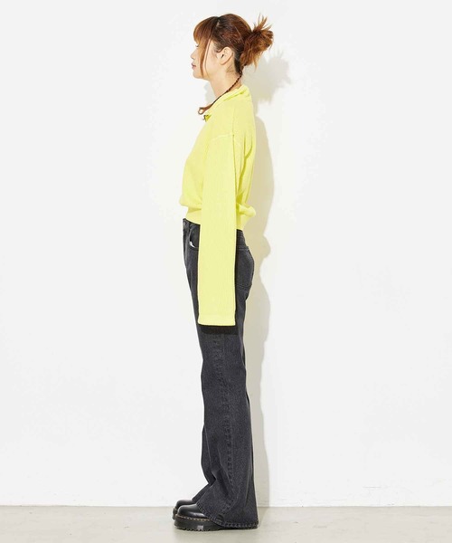 X-girl（エックスガール）の「PIGMENT DYED WAFFLE HALF ZIP TOP（Tシャツ/カットソー・レディース・オリーブ/イエロー/チャコール・S/M）」の8枚目の写真