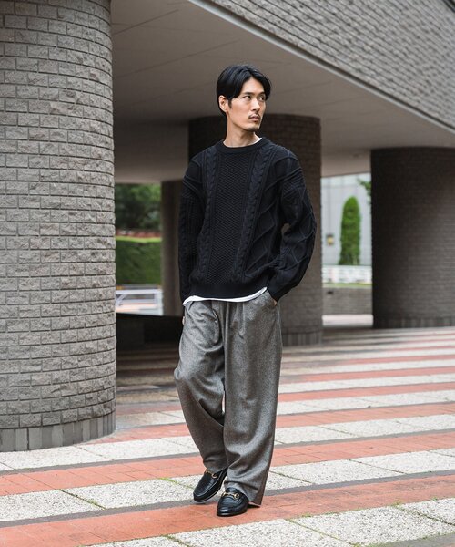 EDIFICE(エディフィス)の「スポンディッシュ リラックス ケーブル ニット プルオーバー(ニット/セーター・メンズ・チャコールグレー/ブラック/ベージュ/ネイビー/レッド/カーキ/イエロー/グリーン/アイボリー・SMALL/MEDIUM/LARGE)」の13枚目の写真