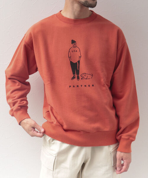 BARNS OUTFITTERS(バーンズアウトフィッターズ)の「【Barns outfitters】MAX SW CREW "PARTNER" プリントスウェット(スウェット・メンズ・ブラック/グレー/レッド・M/L/XL)」の4枚目の写真