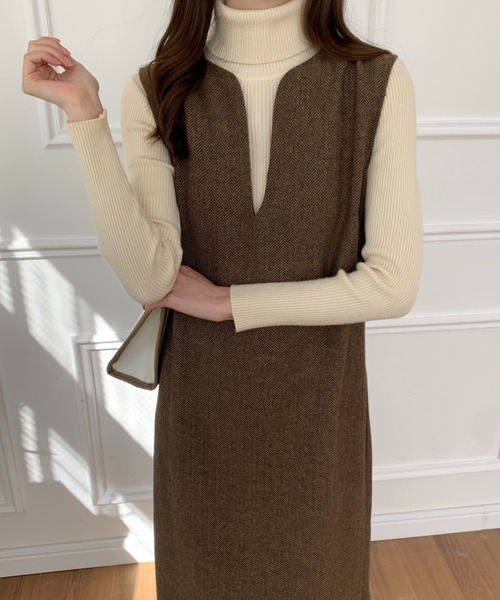 ECLIN（エクラン）の「バックスリットスキッパーロングジャンパースカート（ジャンパースカート・レディース・ブラック/ブラウン/グレー・S/M）」の22枚目の写真