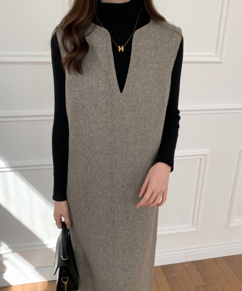 ECLIN（エクラン）の「バックスリットスキッパーロングジャンパースカート（ジャンパースカート・レディース・ブラック/ブラウン/グレー・S/M）」の15枚目の写真