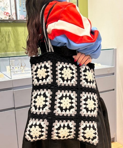 Ray BEAMS(レイビームス)の「Ray BEAMS / クロシェ トート(トートバッグ・レディース・ブラック/ダークブラウン・ONE SIZE)」の2枚目の写真