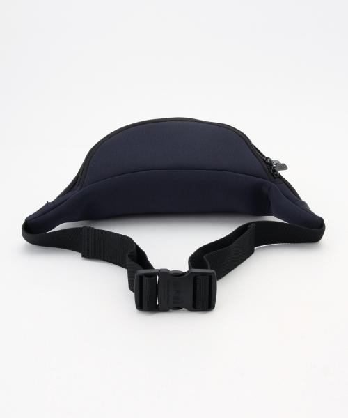 BEAMS（ビームス）の「Manhattan Portage × BEAMS / 別注 1101 ウエストバッグ（ボディバッグ/ウエストポーチ・メンズ・ブラック/ネイビー・ONE SIZE）」の10枚目の写真