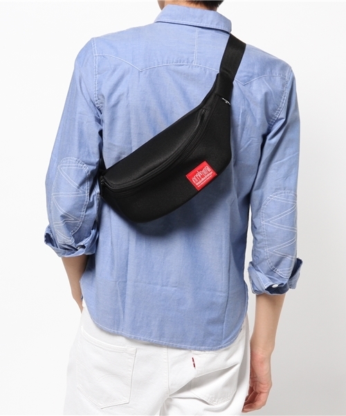BEAMS（ビームス）の「Manhattan Portage × BEAMS / 別注 1101 ウエストバッグ（ボディバッグ/ウエストポーチ・メンズ・ブラック/ネイビー・ONE SIZE）」の11枚目の写真