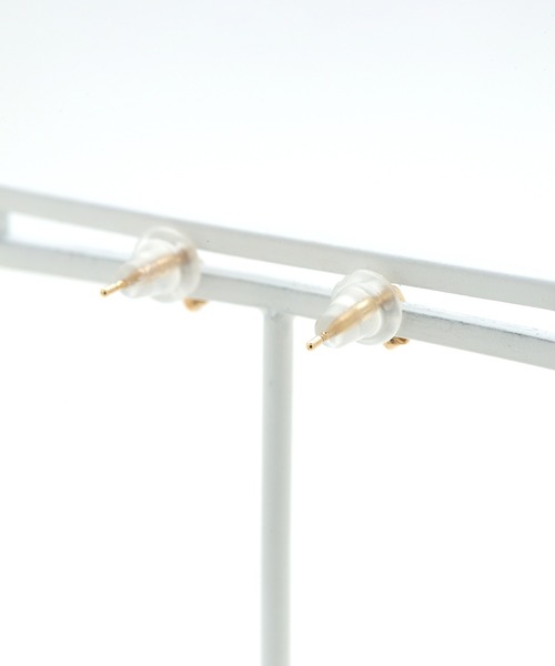 ESTELLE（エステール）の「K10 イエローゴールド ダイヤモンド ピアス ESTELLE/エステール（ピアス（両耳用）・レディース・イエローゴールド・-）」の3枚目の写真