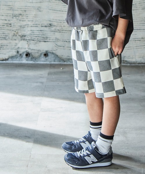 PAIRMANON STREET(ペアマノンストリート)の「【PAIRMANON STREET】【サラッとスウェット】デザインショートパンツ(その他パンツ・キッズ・ブラック/イエロー/ブルー/グリーン/モカ/レオパード/ブラック系その他3/ブラック系その他7/ブルー系その他5・90/100/110/120/130/140/150)」の2枚目の写真