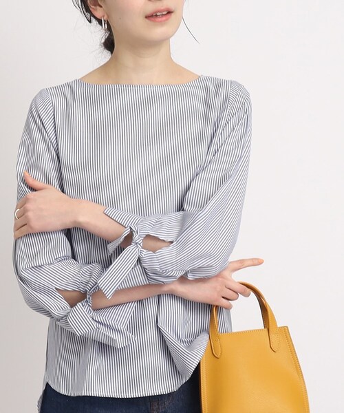 DRESKIP（ドレスキップ）の「◆【ワンポイントリボンで女性らしく】先染め袖リボン9分袖ブラウス（シャツ/ブラウス・レディース・グリーン系その他4/ホワイト系4/ネイビー系2/ピンク系/ピンク系7/オフホワイト・02/04/03）」の4枚目の写真