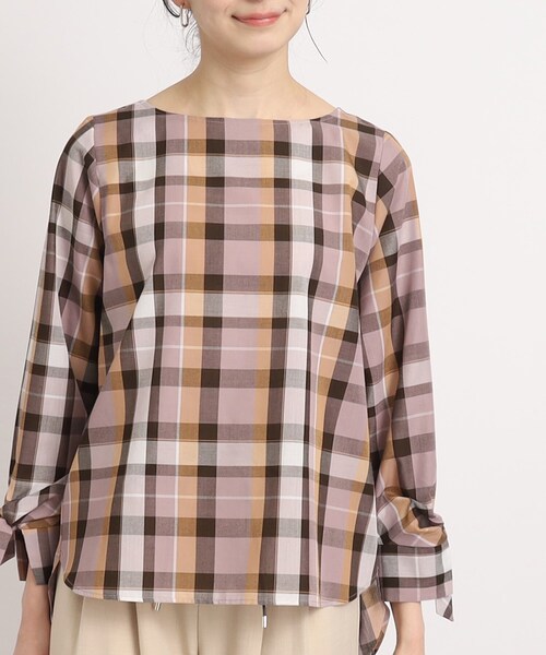 DRESKIP（ドレスキップ）の「◆【ワンポイントリボンで女性らしく】先染め袖リボン9分袖ブラウス（シャツ/ブラウス・レディース・グリーン系その他4/ホワイト系4/ネイビー系2/ピンク系/ピンク系7/オフホワイト・02/04/03）」の5枚目の写真