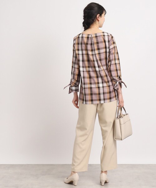 DRESKIP（ドレスキップ）の「◆【ワンポイントリボンで女性らしく】先染め袖リボン9分袖ブラウス（シャツ/ブラウス・レディース・グリーン系その他4/ホワイト系4/ネイビー系2/ピンク系/ピンク系7/オフホワイト・02/04/03）」の20枚目の写真