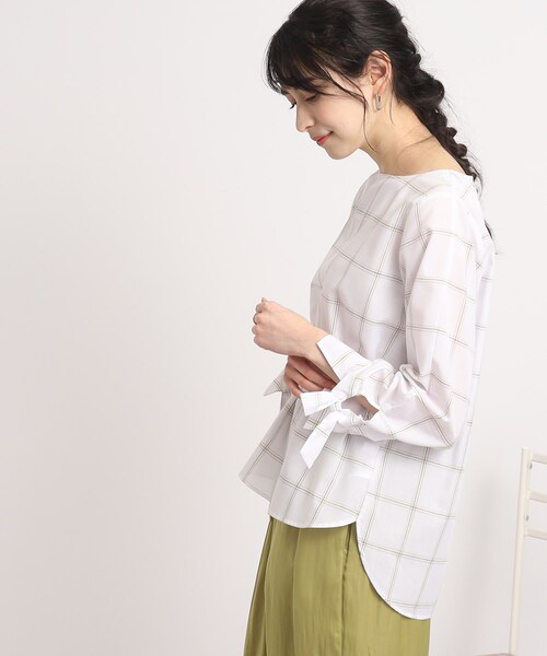 DRESKIP（ドレスキップ）の「◆【ワンポイントリボンで女性らしく】先染め袖リボン9分袖ブラウス（シャツ/ブラウス・レディース・グリーン系その他4/ホワイト系4/ネイビー系2/ピンク系/ピンク系7/オフホワイト・02/04/03）」の11枚目の写真
