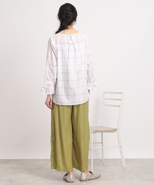 DRESKIP（ドレスキップ）の「◆【ワンポイントリボンで女性らしく】先染め袖リボン9分袖ブラウス（シャツ/ブラウス・レディース・グリーン系その他4/ホワイト系4/ネイビー系2/ピンク系/ピンク系7/オフホワイト・02/04/03）」の21枚目の写真