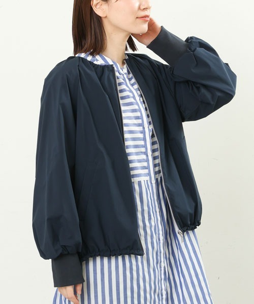 MK MICHEL KLEIN（エムケーミッシェルクラン）の「ボリュームギャザーノーカラーブルゾン/洗える（マウンテンパーカー）」 WEAR