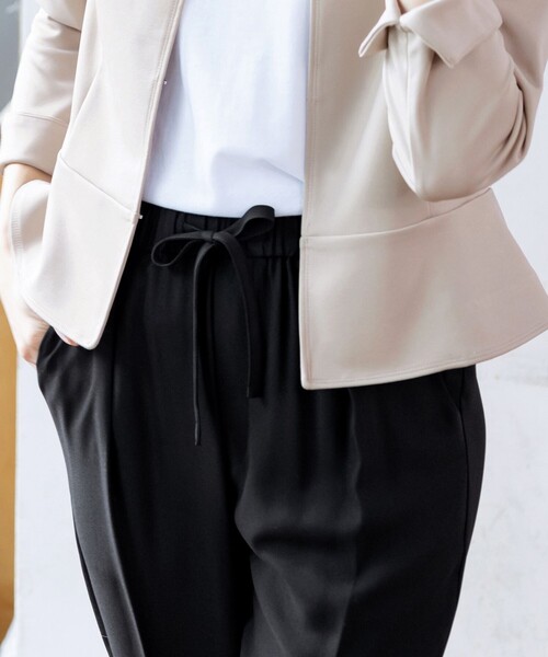 Tiaclasse(ティアクラッセ)の「【洗える】ドロストテーパードパンツ(その他パンツ・レディース・グリーン/ベージュ/ネイビー/ブラック・XXL/XL)」の16枚目の写真