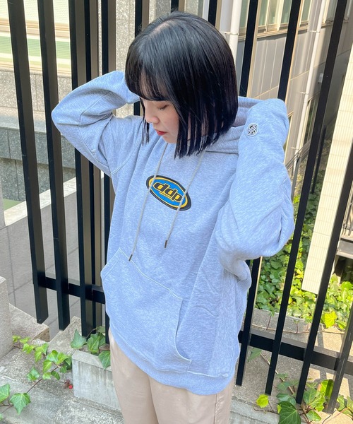ddp(ディーディーピー)の「【 ddp / ディーディーピー 】 オーバーロゴスウェットパーカー OVAL LOGO SWEAT PARKAA 5306-113AA01 MNF(パーカー・メンズ・グレー/ブラック/イエロー・MEDIUM/LARGE)」の3枚目の写真