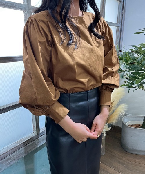 Doux Belle(ドゥーベル)の「パフスリーブコットンブラウス(シャツ/ブラウス・レディース・ホワイト/ブラック/ダークブラウン/ベージュ/カーキ/ピンク・MEDIUM)」の14枚目の写真