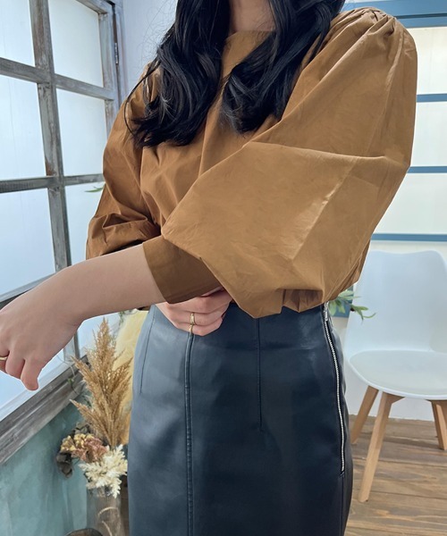 Doux Belle(ドゥーベル)の「パフスリーブコットンブラウス(シャツ/ブラウス・レディース・ホワイト/ブラック/ダークブラウン/ベージュ/カーキ/ピンク・MEDIUM)」の9枚目の写真