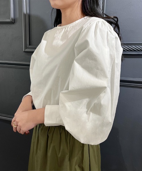 Doux Belle(ドゥーベル)の「パフスリーブコットンブラウス(シャツ/ブラウス・レディース・ホワイト/ブラック/ダークブラウン/ベージュ/カーキ/ピンク・MEDIUM)」の7枚目の写真