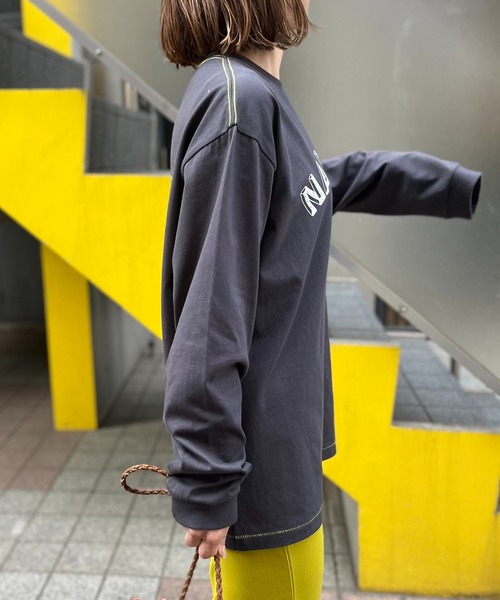 mi via loca（ミヴィアロカ）の「手書きロゴプリントロングスリーブTシャツ（Tシャツ/カットソー・レディース・ピンク/スミクロ/オフホワイト/ホワイト×ブラック・FREE/X-LARGE）」の6枚目の写真