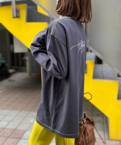 mi via loca（ミヴィアロカ）の「手書きロゴプリントロングスリーブTシャツ（Tシャツ/カットソー・レディース・ピンク/スミクロ/オフホワイト/ホワイト×ブラック・FREE/X-LARGE）」の8枚目の写真