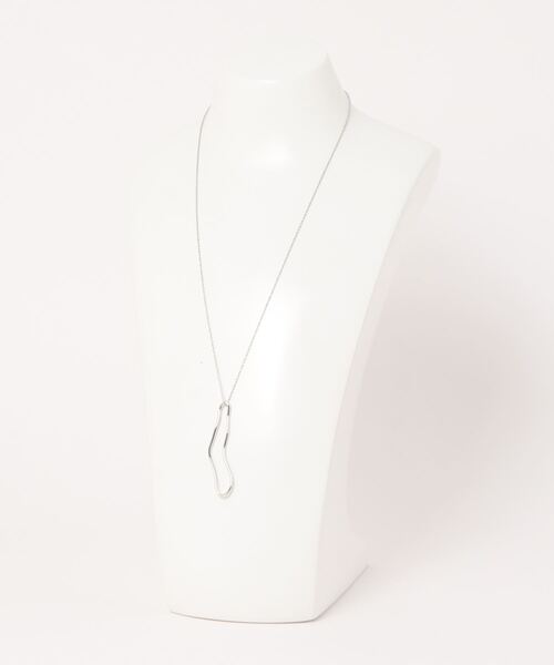 Q（キュー）の「ニュアンスリングネックレス（ネックレス・レディース・シルバー・ONE SIZE）」の4枚目の写真
