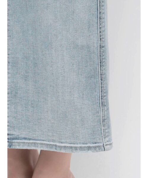 GYDA(ジェイダ)の「ハイウエストボタンペンシルスカート(デニムスカート・レディース・ライトブルー/ブラック・SMALL/MEDIUM)」の4枚目の写真