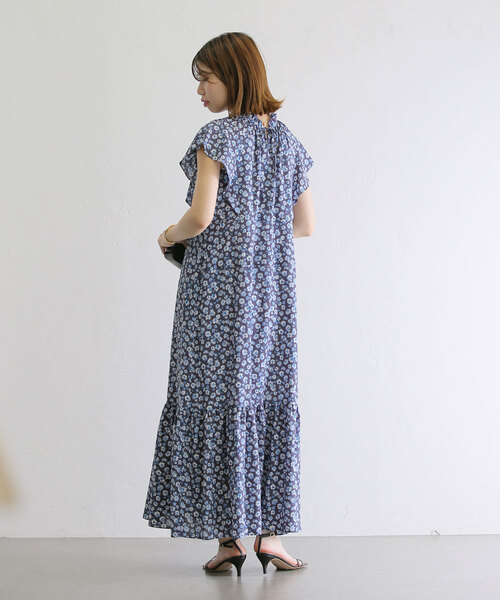 La TOTALITE（ラトータリテ）の「2wayネックフラワープリントワンピース（ワンピース・レディース・ブルー系その他/レッド・FREE）」の4枚目の写真