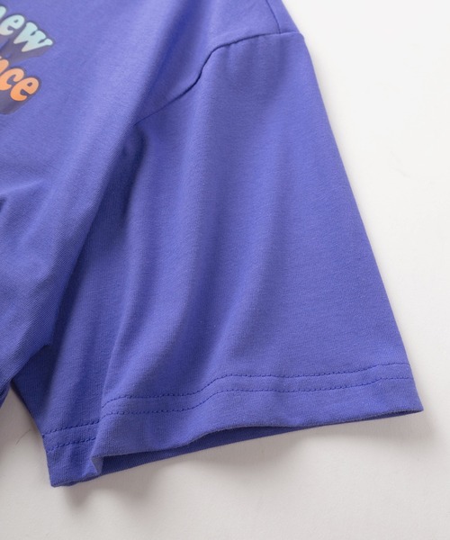 NEW BALANCE（ニューバランス）の「【New Balance/ニューバランス】NB Athletics DAY TRIPPER グラフィックプリント＆ワンポイントロゴデザイン 半袖Tシャツ/ユニセックス（Tシャツ/カットソー・メンズ・オレンジ/ブルー・M/L/XL）」の3枚目の写真