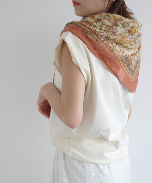 Crisp(クリスプ)の「ショルダータックTシャツ(Tシャツ/カットソー・レディース・ブルー/ブラック/アイボリー・FREE)」の9枚目の写真