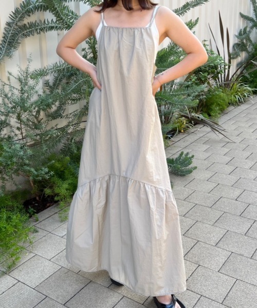 nemne store(ネンネストア)の「【低身長サイズあり】ナイロンキャミワンピース(ワンピース・レディース・ブラック/グレイッシュベージュ・MEDIUM/SMALL)」の1枚目の写真