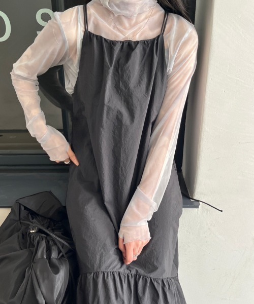 nemne store(ネンネストア)の「【低身長サイズあり】ナイロンキャミワンピース(ワンピース・レディース・ブラック/グレイッシュベージュ・MEDIUM/SMALL)」の6枚目の写真