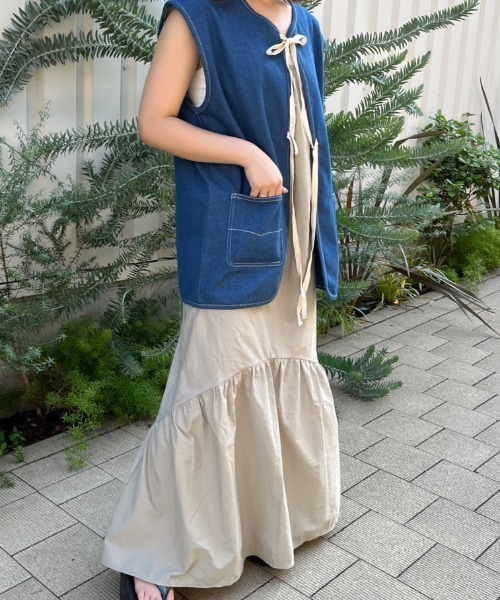 nemne store(ネンネストア)の「【低身長サイズあり】ナイロンキャミワンピース(ワンピース・レディース・ブラック/グレイッシュベージュ・MEDIUM/SMALL)」の12枚目の写真