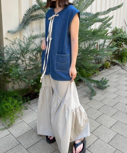 nemne store(ネンネストア)の「【低身長サイズあり】ナイロンキャミワンピース(ワンピース・レディース・ブラック/グレイッシュベージュ・MEDIUM/SMALL)」の13枚目の写真