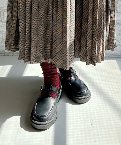 Noubel Voug Relax（ヌーベルヴォーグリラックス）の「T字 ストラップ トラックソール ローファー（ローファー・レディース・ブラック/ホワイト・S/M/L/LL/3L）」の19枚目の写真