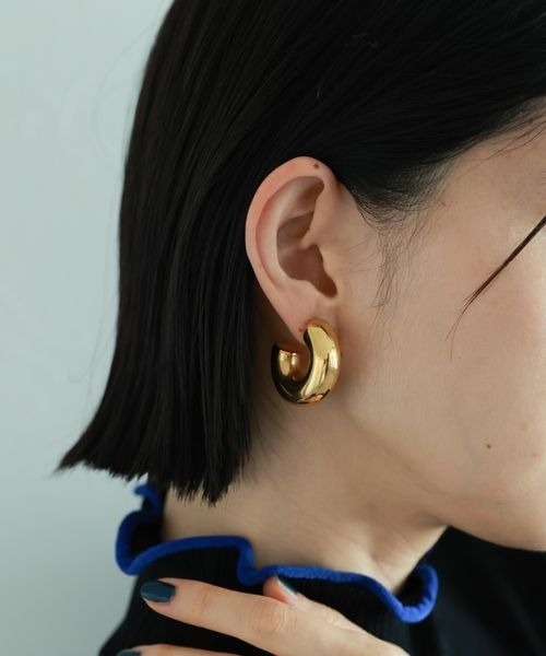 HARE（ハレ）の「ステンレスボリュームフープピアス(HARE)（ピアス（両耳用）・レディース・シルバー/ゴールド・FREE）」の11枚目の写真