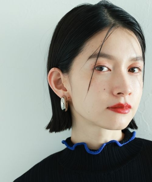 HARE（ハレ）の「ステンレスボリュームフープピアス(HARE)（ピアス（両耳用）・レディース・シルバー/ゴールド・FREE）」の4枚目の写真