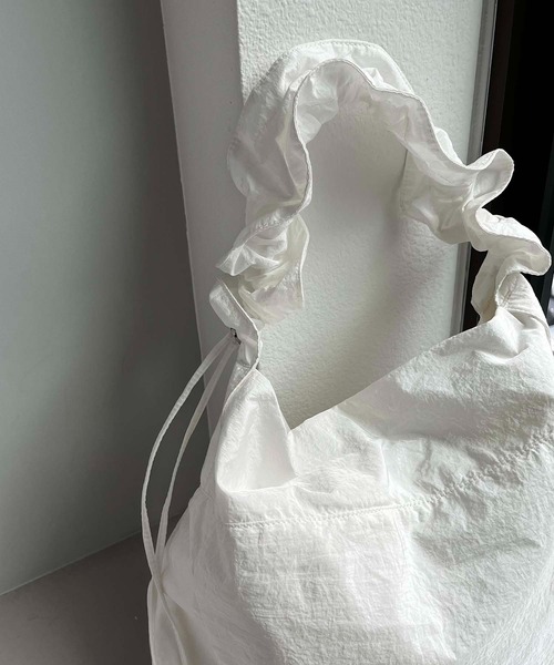 CAPRICIEUX LE'MAGE（カプリシューレマージュ）の「ドロストナイロンバッグ（ショルダーバッグ・レディース・ブラック/ホワイト・FREE）」の12枚目の写真